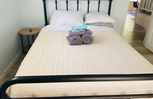 Belmont Heights House | Beach bungalow-5 min to beach, shops, restaurants!