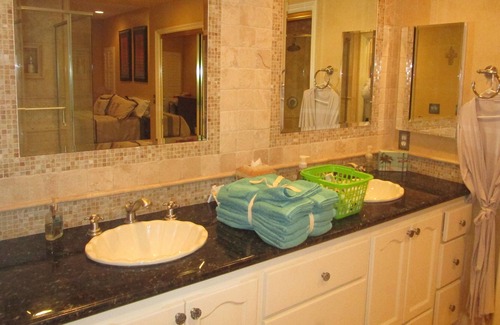 Huntington Beach House | Beach Condo with HOA Amenities