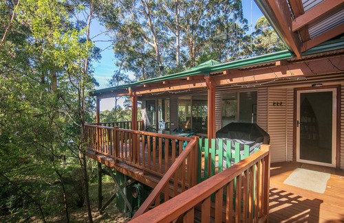 Denmark House | Beach, forest, wineries, town . Family, pet friendly, or romantic interlude.