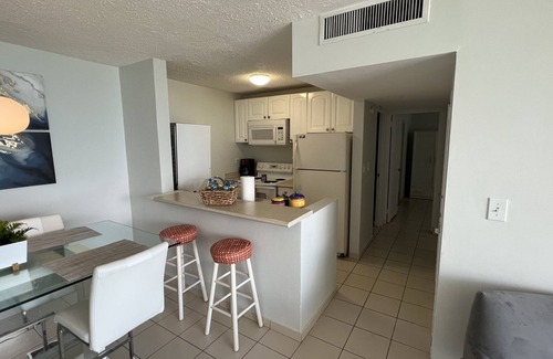 Carolina Condo | Beach Front 2 bed 2bath condo in Isla Verde with parking