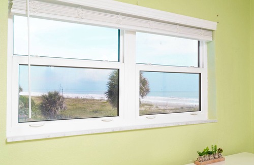 Cocoa Beach Condo | Beach Front Condo! Near Minutemen Cswy all shops & restaurants!