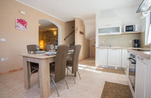 Tar House | Beach front home in Tar-Vabriga