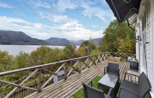 Vaksdal Municipality House | Beach Front Home In Vaksdal With House Sea View