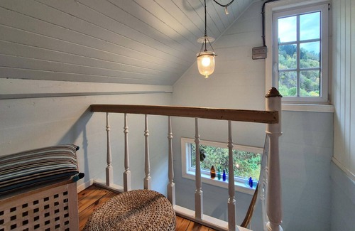 Vaksdal Municipality House | Beach front home in Vaksdal with house sea view