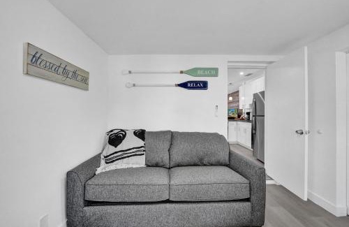 Hallandale Beach House | Beach House 2 King Beds BBQ Game RM 65 & 55 TV