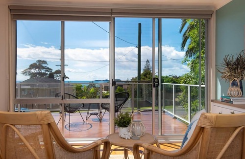 Batehaven House | Beach House Ocean Views in Batehaven