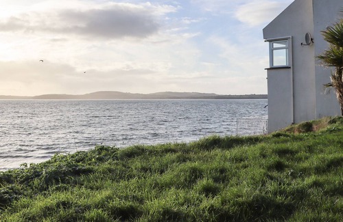 Duncannon Cottage | BEACH HOUSE, pet friendly, with a garden in Duncannon, County Wexford