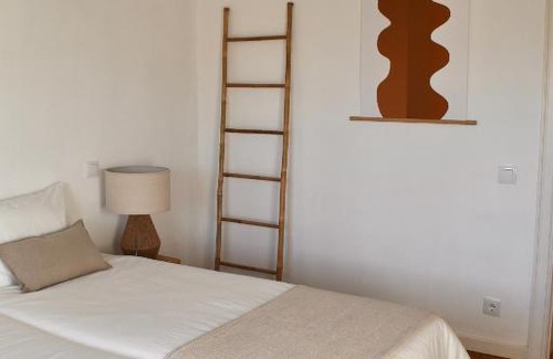 Costa de Caparica Villa | Beach house upscale villa with pool