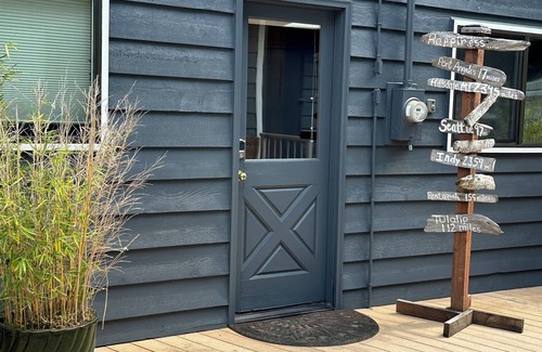 Port Angeles Cabin | Beach level Lake Sutherland Cottage