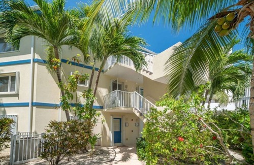 Rum Point Apartment | Beach Living at the Retreat