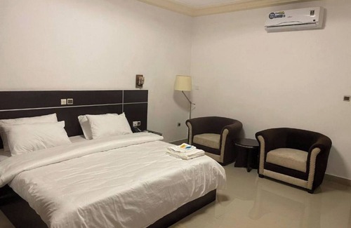 Littoral Department Apartment | Beach Sand Hotel & Resort, Cotonou Standard King Room 3