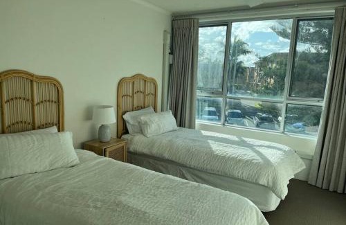 Maroochydore Apartment | Beach side Cotton Tree Family Friendly Resort