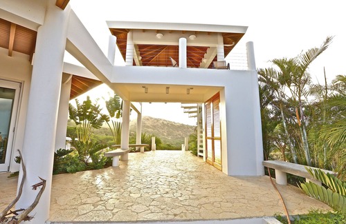 Fraile House | Beach vibes by the sea side