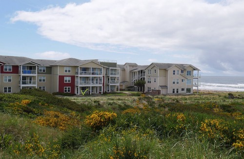 Westport Condo | Beach View Condo in Westport - perfect vacation get-away