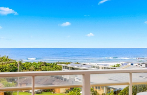 Lake Cathie Cottage | Beach-View Lake Cathie seaside cottage