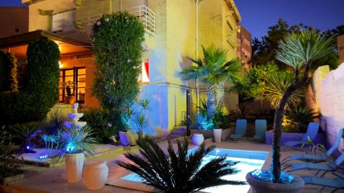 Bacvice Apartment | Beach Villa Apartment on top location, with pool, sea view and exotic garden