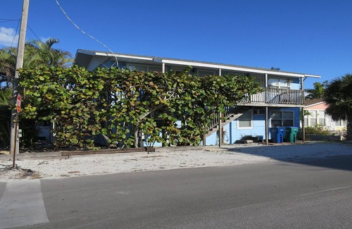 Ilexhurst Villa | Beach Walk #2 Beach Side Villa
