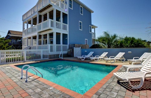 Avon House | Beachcomber's Treasure 946