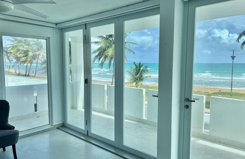 Vilomar House | Beachfront 5br/4ba house w/roof top terrace & Swimming Pool