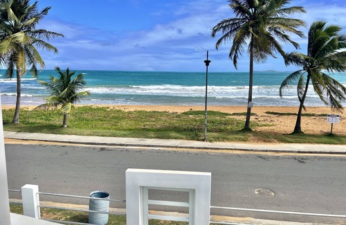 Vilomar House | Beachfront 5br/4ba house w/roof top terrace & Swimming Pool
