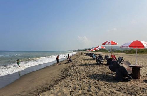 Caba House | Beachfront Aircon Modern Bahay Kubo for 10 pax