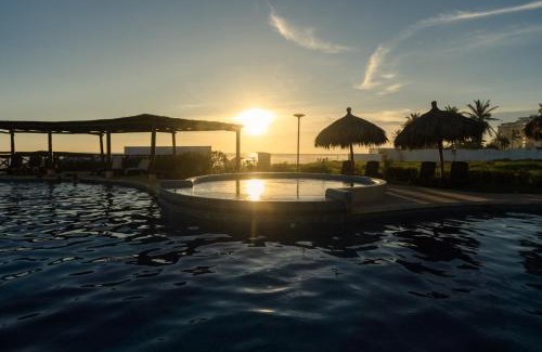 Boulevard Barra Vieja Apartment | Beachfront Condo in Acapulco