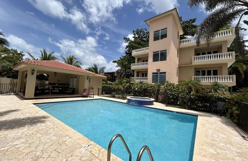 Aguada Apartment | Beachfront Getaway at Ocean View Castle Condo Apt 2– Aguada