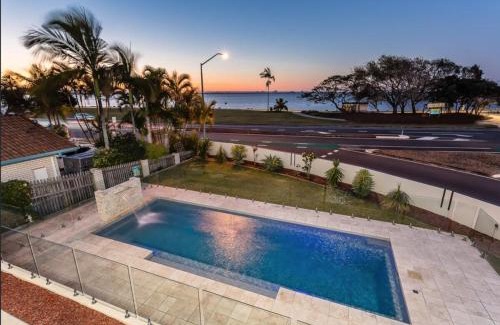 Newport House | Beachfront Modern 2-Story with Ocean & Sunset Views