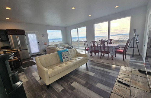 Coupeville House | Beachfront Oasis