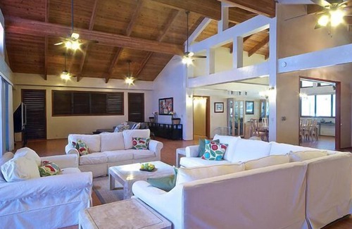 Kuliouou - Kalani Iki House | Beachfront | Pool | Game Room | AC | Honolulu | Augst/sept mth special $11000