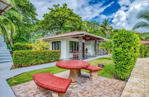 Parrita House | Beachfront Studio 3, Playa Palo Seco