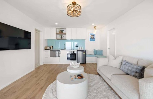 Bell Block Apartment | Beachfront Studio with Sea View