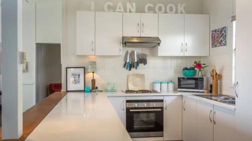 Vincentia House | Beachfront- The Art Cottage- Pet Friendly