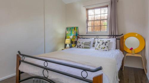Vincentia House | Beachfront- The Art Cottage- Pet Friendly