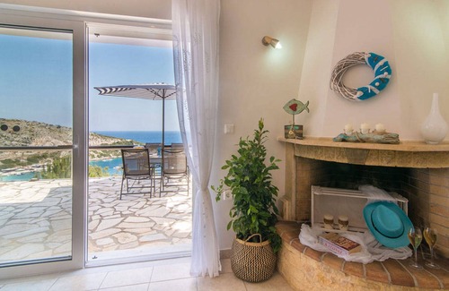 Korithi Villa | Beachfront Villa Komis - Panoramic Infinity Blue