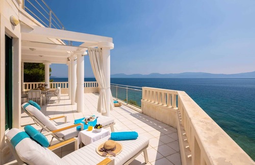 Gradac Villa | Beachfront Villa Shades of Summer