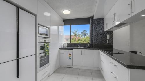 Port Macquarie House | Beachpark Apartments - Close To Beach