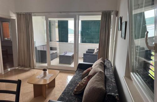 Blace Apartment | Beachside 2-Bed Bliss!