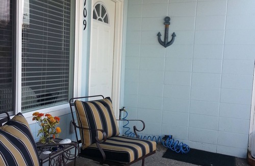 Rio del Mar House | Beachside Aptos - Quick Walk to Beach, Pet Friendly, WIFI, Washer & Dryer