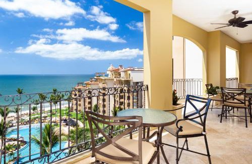 Flamingos Hotel | Beachside Escape at Riviera Nayarit w Pool