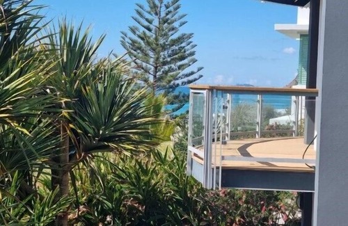 Miami Apartment | Beachside on Brakes!