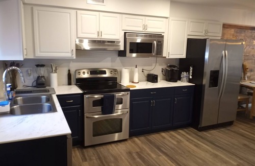 Bayview Condo | Beachside Retreat 5 Minute Walk from the beach. Neighboring Virginia Beach!