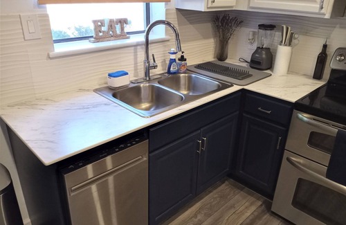 Bayview Condo | Beachside Retreat 5 Minute Walk from the beach. Neighboring Virginia Beach!