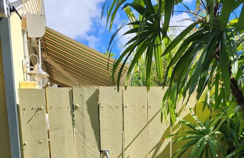 Kahala Apartment | Beachside Studio in Kahala