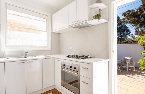 Parkdale House | Beachside Vibes 2 min stroll to Parkdale Beach