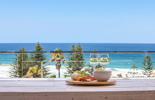 Freshwater House | Beachview Curl Curl - the BEST views on Sydney’s beautiful Northern Beaches!