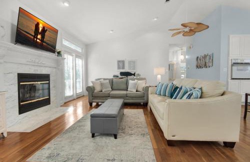 Crystal Beach House | Beachwood Bliss