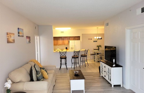 Iona Condo | Beachy Sunny Apartment - Close to Everything