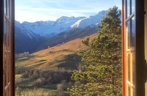 Bagneres-de-Luchon Ski Chalet | Bear chalet in Poubeau 8 minutes from peyragudes, 10 minutes from luchon, mountain view