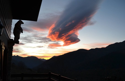 Bagneres-de-Luchon Ski Chalet | Bear chalet in Poubeau 8 minutes from peyragudes, 10 minutes from luchon, mountain view